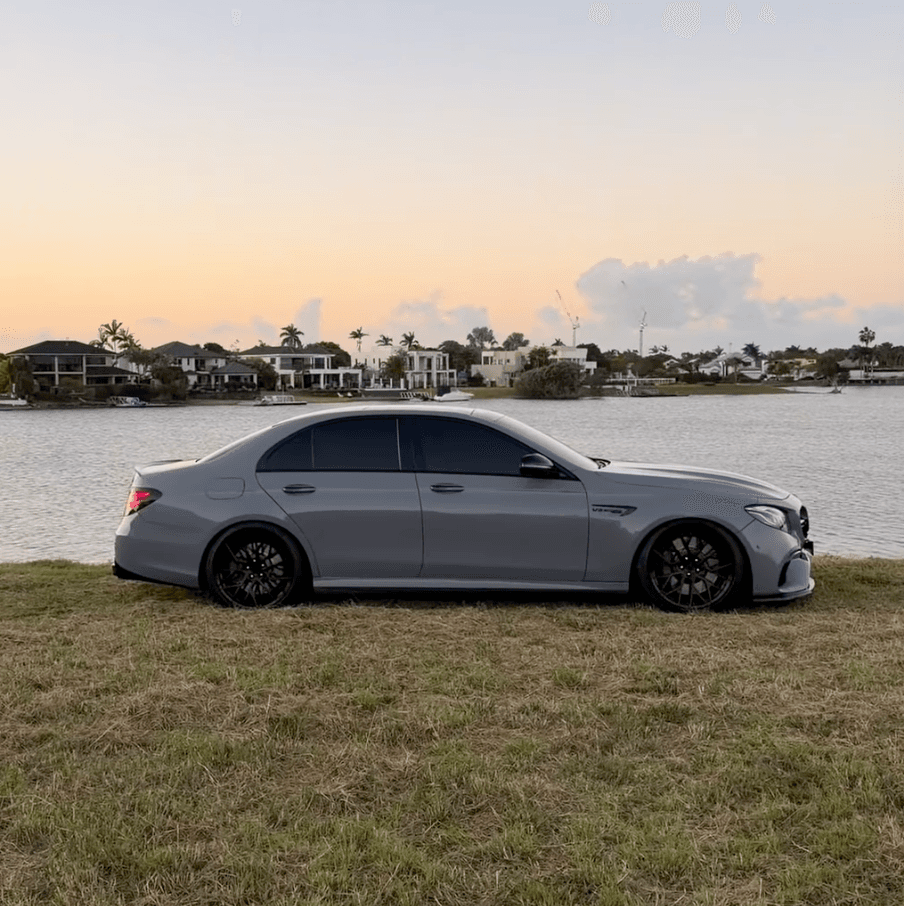 Mercedes-AMG E63 S fitted with black MW-22 Lesmo wheels, view 1 of 3